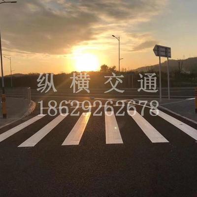 西安道路煥新 水除線精準(zhǔn)清除標(biāo)線，縱橫交通守護(hù)夜間行車安全